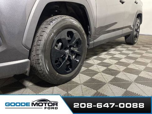 Used 2022 Toyota RAV4 LE AWD/4WD image 23