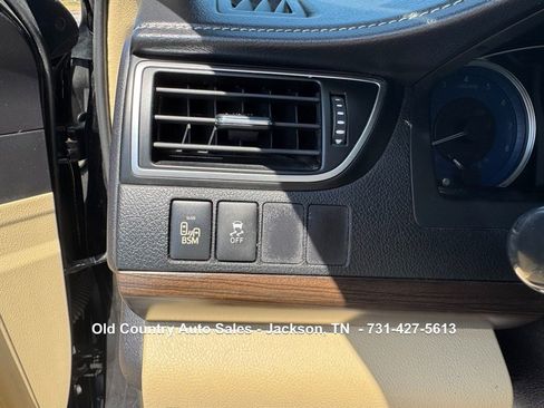 Used 2016 Toyota Camry XLE w/ Moonroof Package image 24