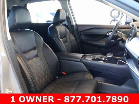 Used 2021 Nissan Rogue Platinum FWD image 19