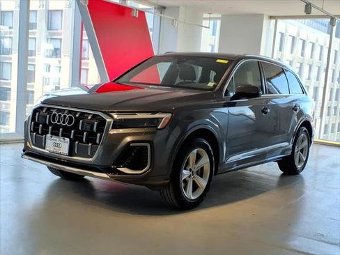 Certified 2025 Audi Q7 3.0T Premium w/ Convenience Package image 1