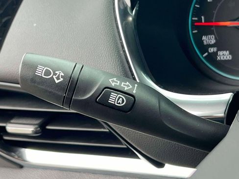 Used 2023 Chevrolet Traverse LT image 25