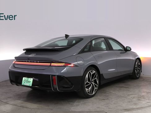 Used 2024 Hyundai Ioniq 6 Limited RWD image 3