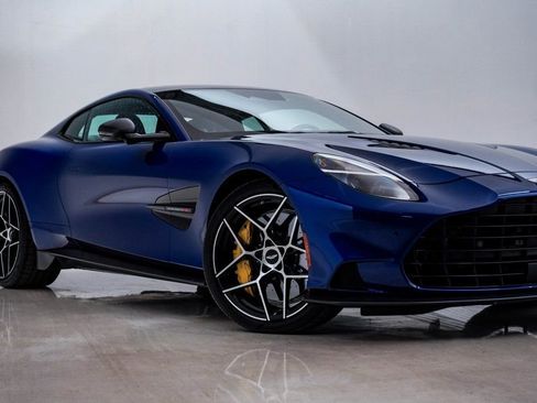 New 2025 Aston Martin Vanquish image 2
