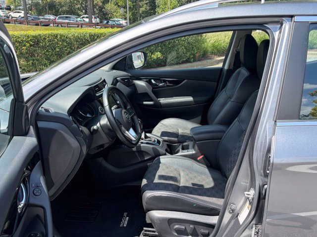 Used 2022 Nissan Rogue Sport SV w/ Technology Package AWD/4WD image 15