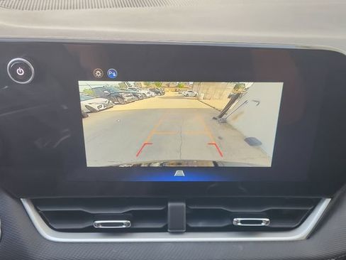 Used 2025 Chevrolet Equinox LT FWD image 6