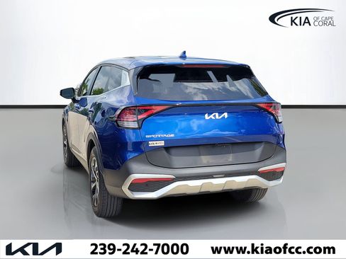 Used 2024 Kia Sportage EX FWD image 4