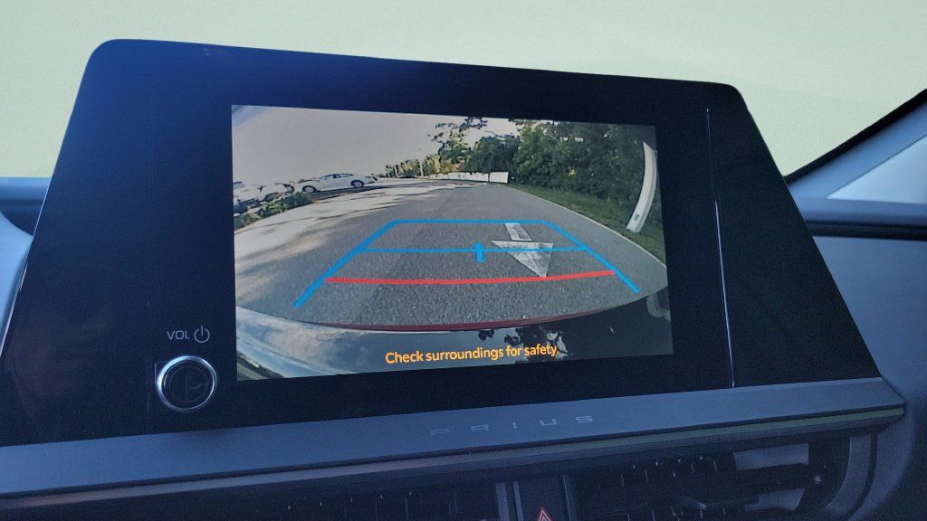 Used 2025 Toyota Prius XLE FWD image 17
