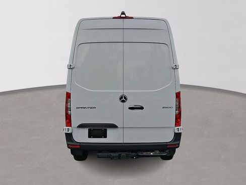 Used 2025 Mercedes-Benz Sprinter 2500 image 5