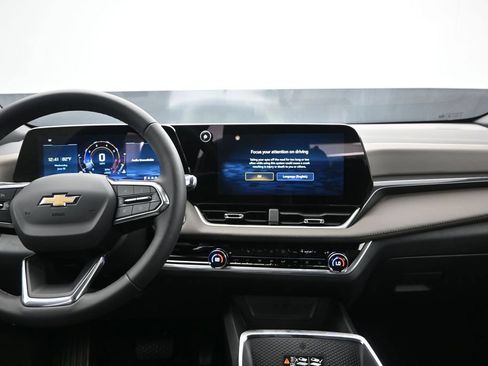 New 2026 Chevrolet Equinox LT w/ Convenience Package II FWD image 19