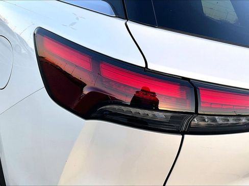 Used 2025 INFINITI QX60 Luxe image 42