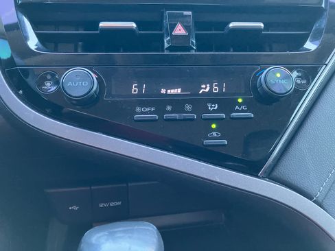 Used 2022 Toyota Camry SE image 24