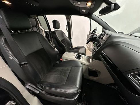 Used 2020 Dodge Grand Caravan SXT image 20