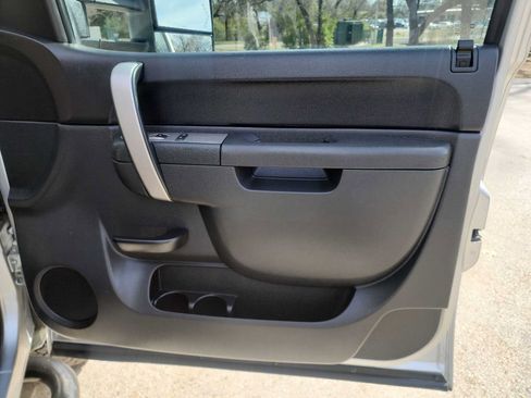 Used 2011 Chevrolet Silverado 2500 LT w/ Interior Plus Package image 35