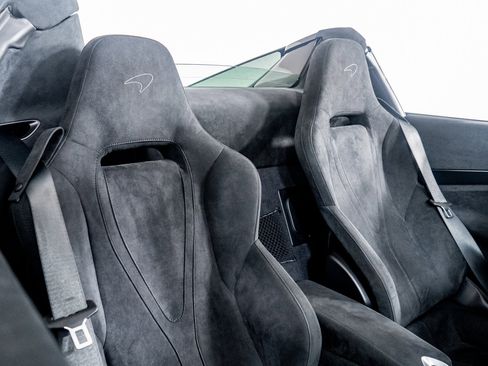 Used 2024 McLaren 750S Spider image 30