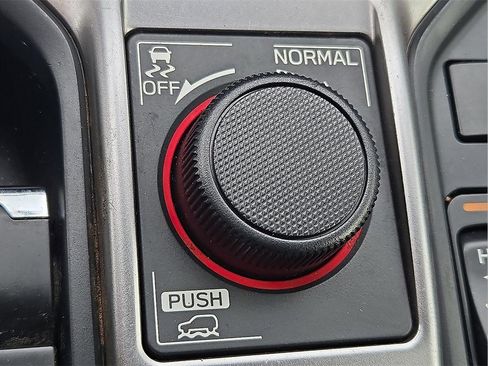 Used 2019 Subaru Forester Premium image 25