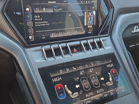 Used 2024 Lamborghini Urus Performante image 14