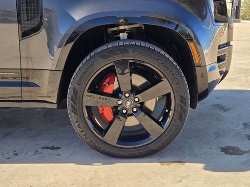 Used 2024 Land Rover Defender 110 X image 38