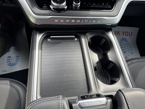 New 2025 Ford Expedition Platinum w/ Stealth Performance Package image 33