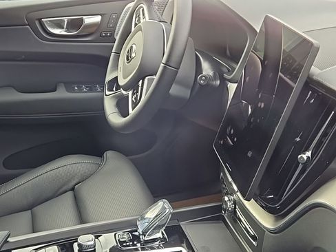 New 2026 Volvo XC60 B5 Ultra w/ Protection Package Premier image 9