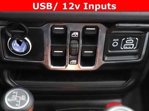 Used 2025 Jeep Wrangler Unlimited Sahara image 23