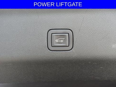 Used 2025 GMC Yukon Elevation AWD/4WD image 7