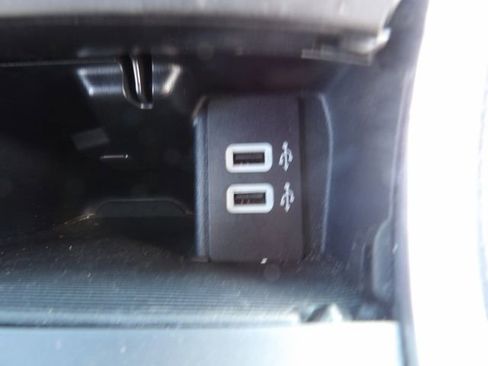 Certified 2018 Ford Edge Titanium w/ Equipment Group 301A FWD image 22