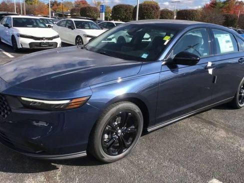 New 2025 Honda Accord SE image 4