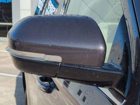 Used 2024 Ford Expedition Limited image 12