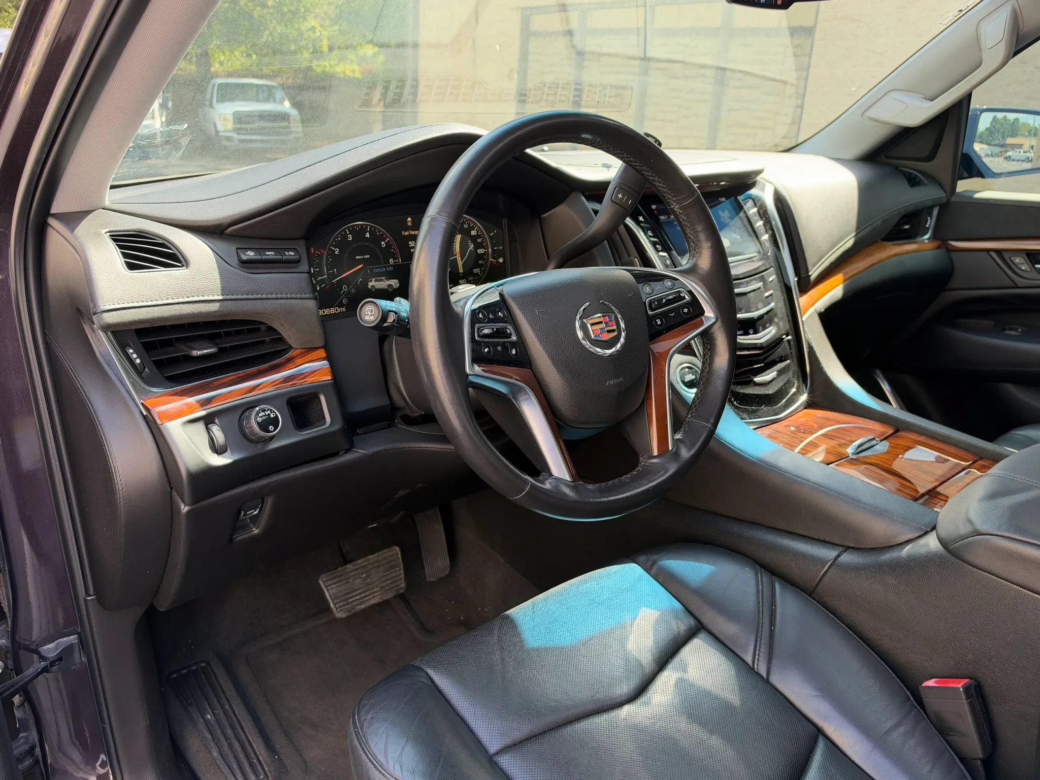 Used 2015 Cadillac Escalade Premium RWD image 25