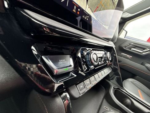 Certified 2024 GMC Sierra 1500 AT4 w/ Technology Package AWD/4WD image 23