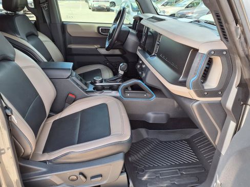 Used 2022 Ford Bronco Wildtrak AWD/4WD image 12