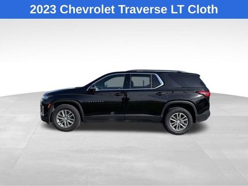 Used 2023 Chevrolet Traverse LT w/ Rear Camera Mirror Package AWD/4WD image 2