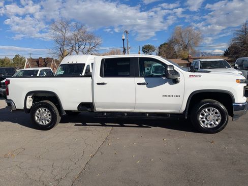Used 2024 Chevrolet Silverado 3500 W/T image 2