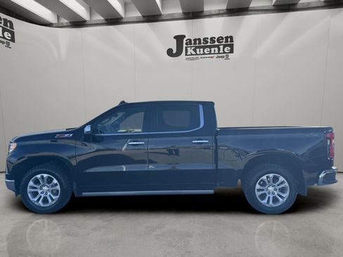 Used 2022 Chevrolet Silverado 1500 LTZ w/ LTZ Convenience Package II AWD/4WD image 1