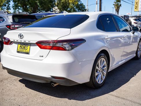 Used 2022 Toyota Camry LE image 10