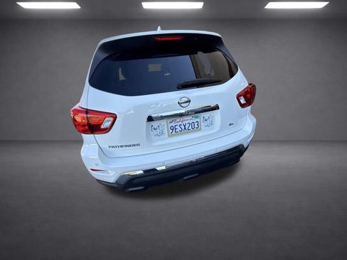 Used 2020 Nissan Pathfinder SL FWD image 13