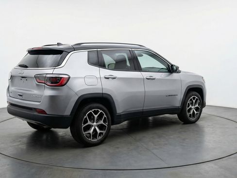 Used 2025 Jeep Compass Limited AWD/4WD image 9