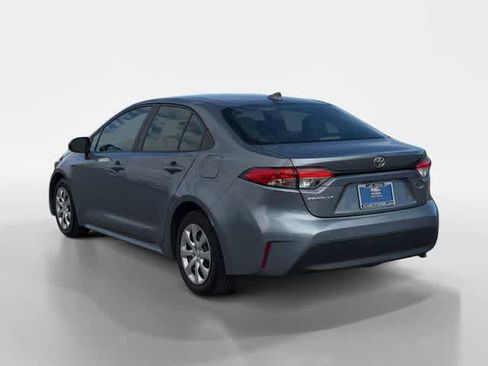 Used 2023 Toyota Corolla LE image 3