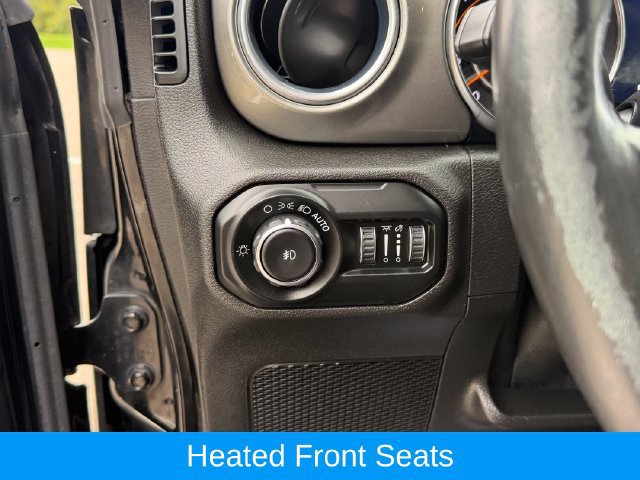 Used 2019 Jeep Wrangler Unlimited Sahara AWD/4WD image 7