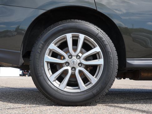 Used 2016 Nissan Pathfinder SV AWD/4WD image 13