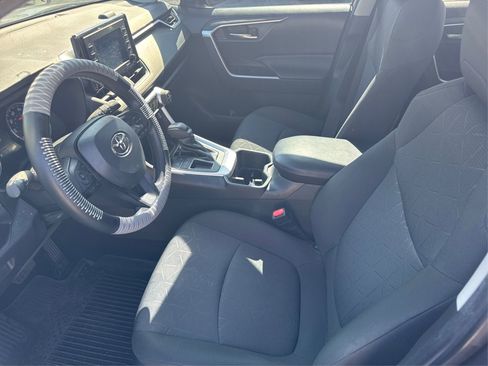 Used 2022 Toyota RAV4 XLE image 11
