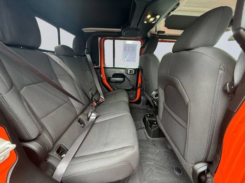 Used 2023 Jeep Gladiator Sport AWD/4WD image 19