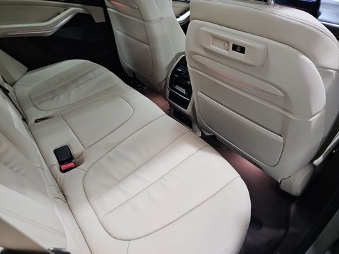 Used 2019 BMW X5 xDrive50i w/ Executive Package image 11