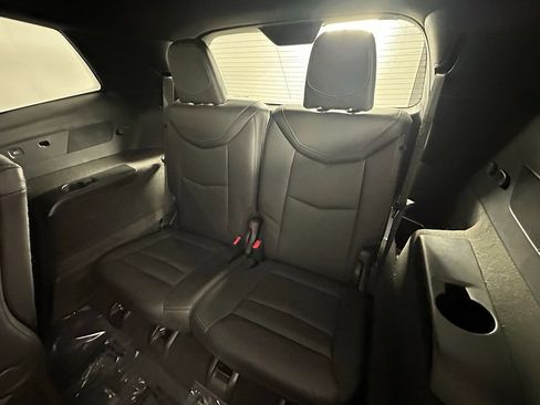Used 2023 Cadillac XT6 Premium Luxury image 20