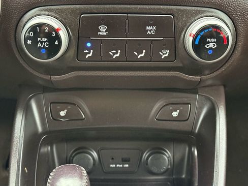 Used 2013 Hyundai Tucson GLS image 25