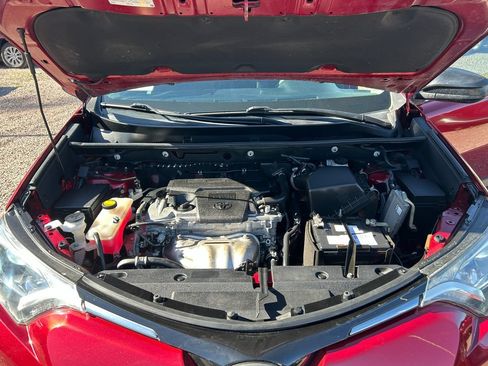 Used 2018 Toyota RAV4 LE w/ All Weather Liner Package AWD/4WD image 22