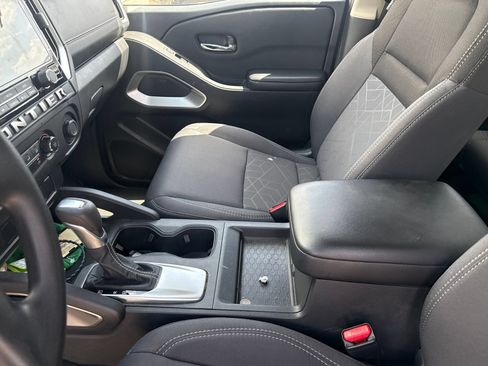 Used 2025 Nissan Frontier SV RWD image 14