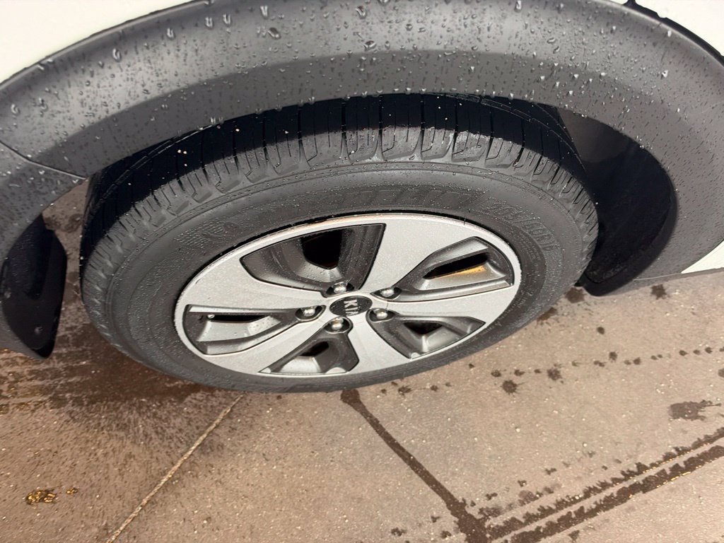Used 2018 Kia Niro EX w/ EX Premium Package FWD image 8