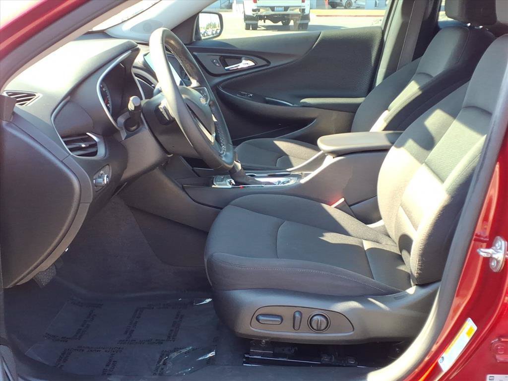 Used 2025 Chevrolet Malibu RS FWD image 18