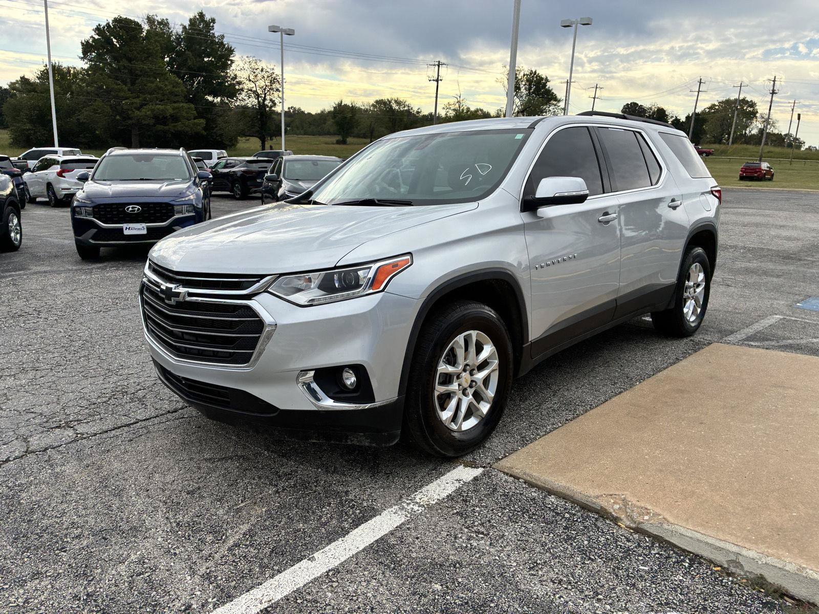 Used 2021 Chevrolet Traverse LT FWD image 4